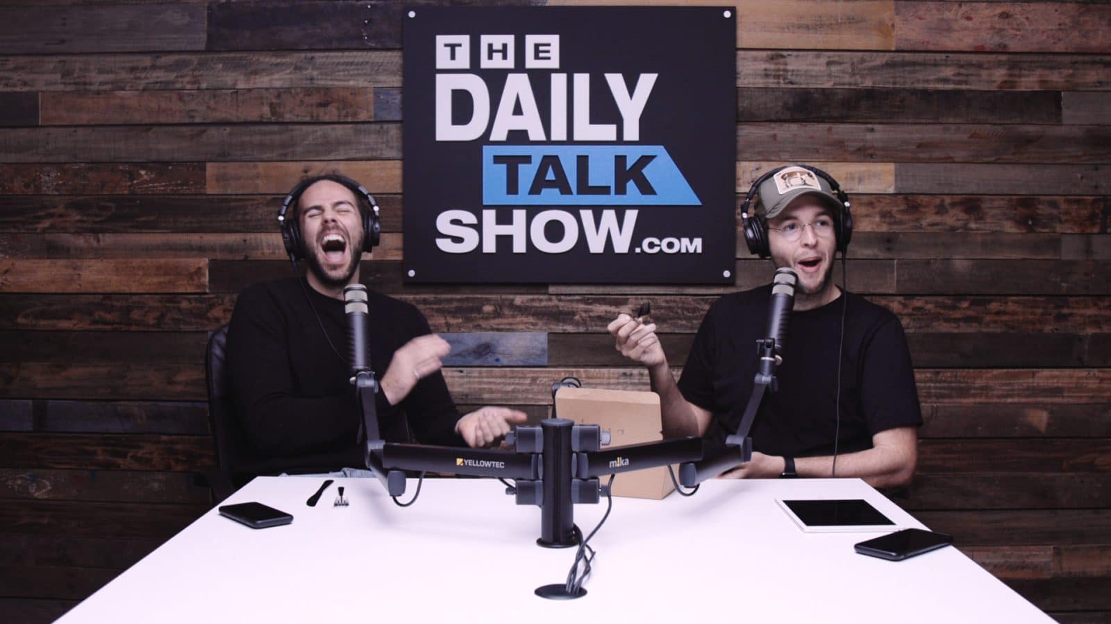 The-Daily-Talk-Show-398